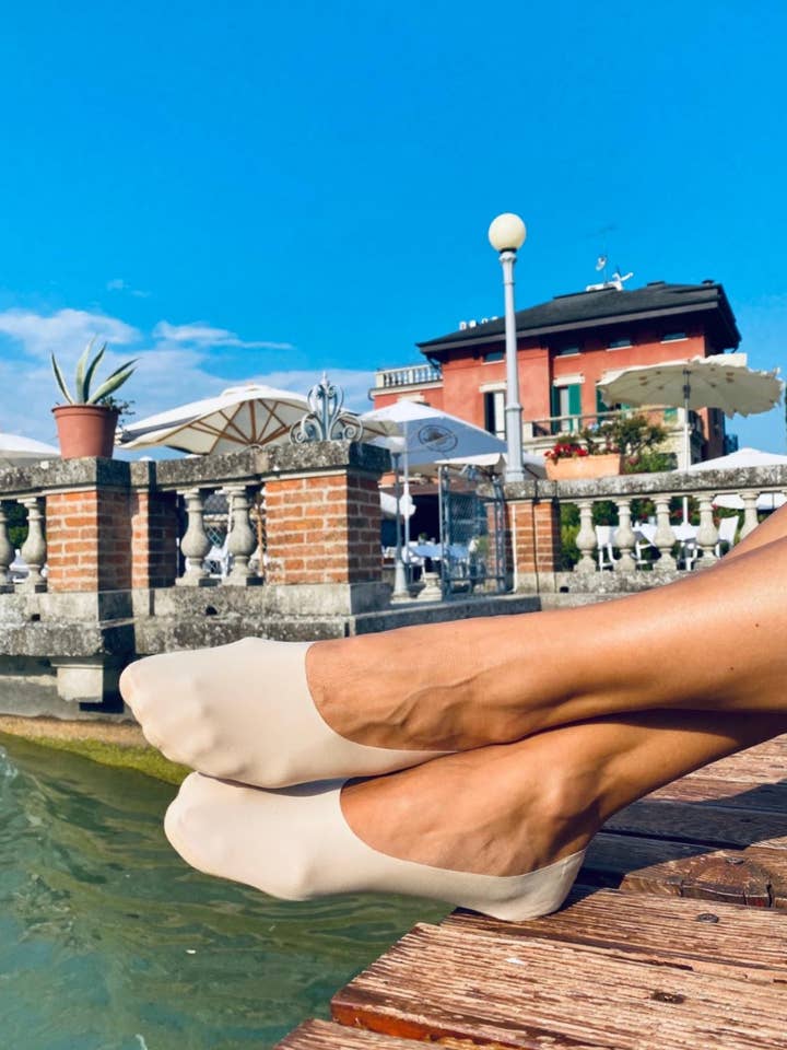 LISSABON beige footies for women for wholesale by Sokisahtel I BestSockDrawer