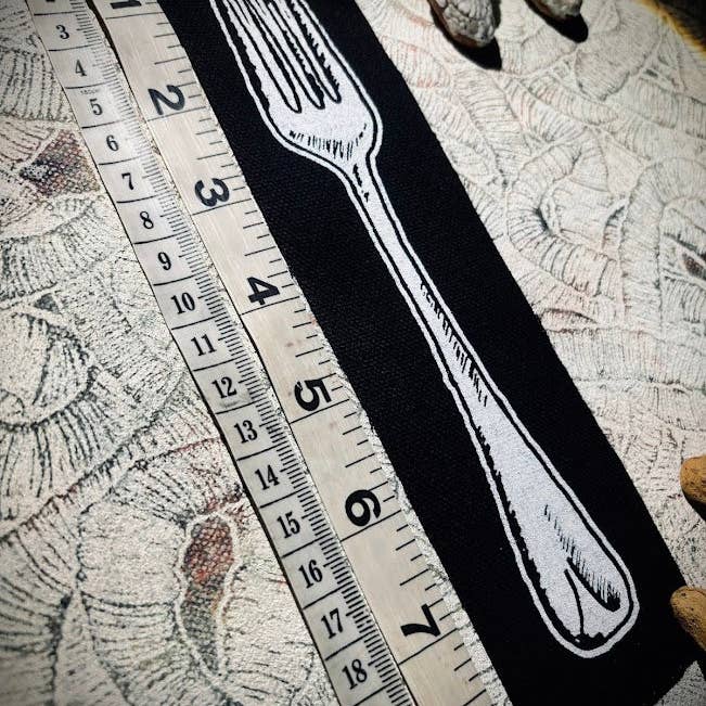 Three Raccoons - Vendita all'ingrosso Toppe - Forchetta a grandezza naturale! Toppa o tasca.1