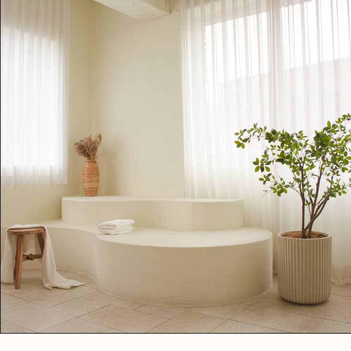 Cotton White Towels Set 2 bath 2 hand 2 wash cloths 1 glove
for wholesale on Faire7