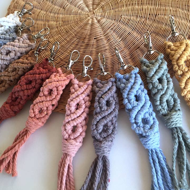 Ruby Moon Decor – Großhandel Schlüsselanhänger – Damen – Moderner Makramee-Schlüsselbund in 11 Farben erhältlich2
