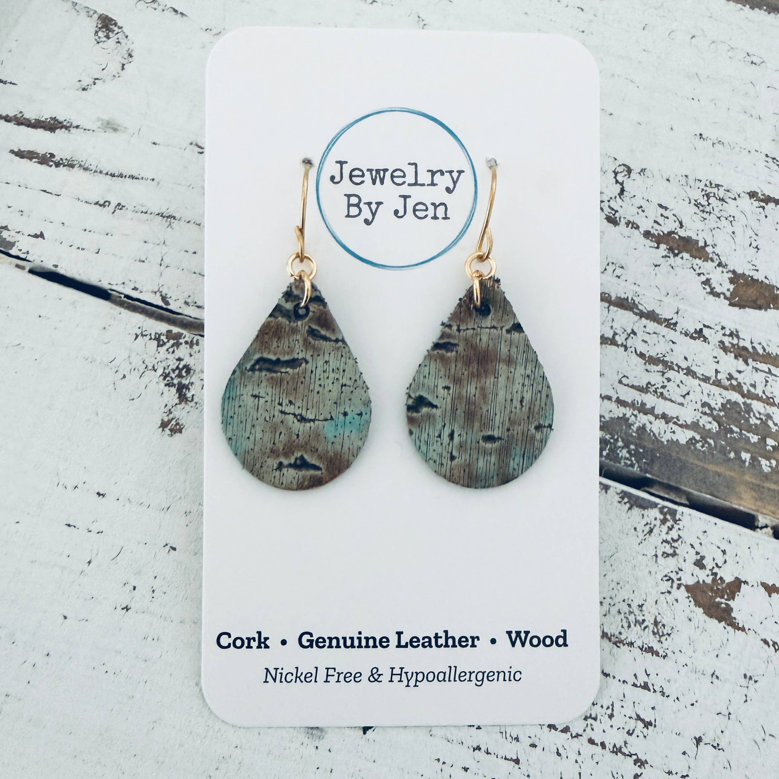 Jewelry By Jen - Venta al por mayor Pendientes colgantes - Pendientes pequeños en forma de lágrima: Turquesa Wildwood2