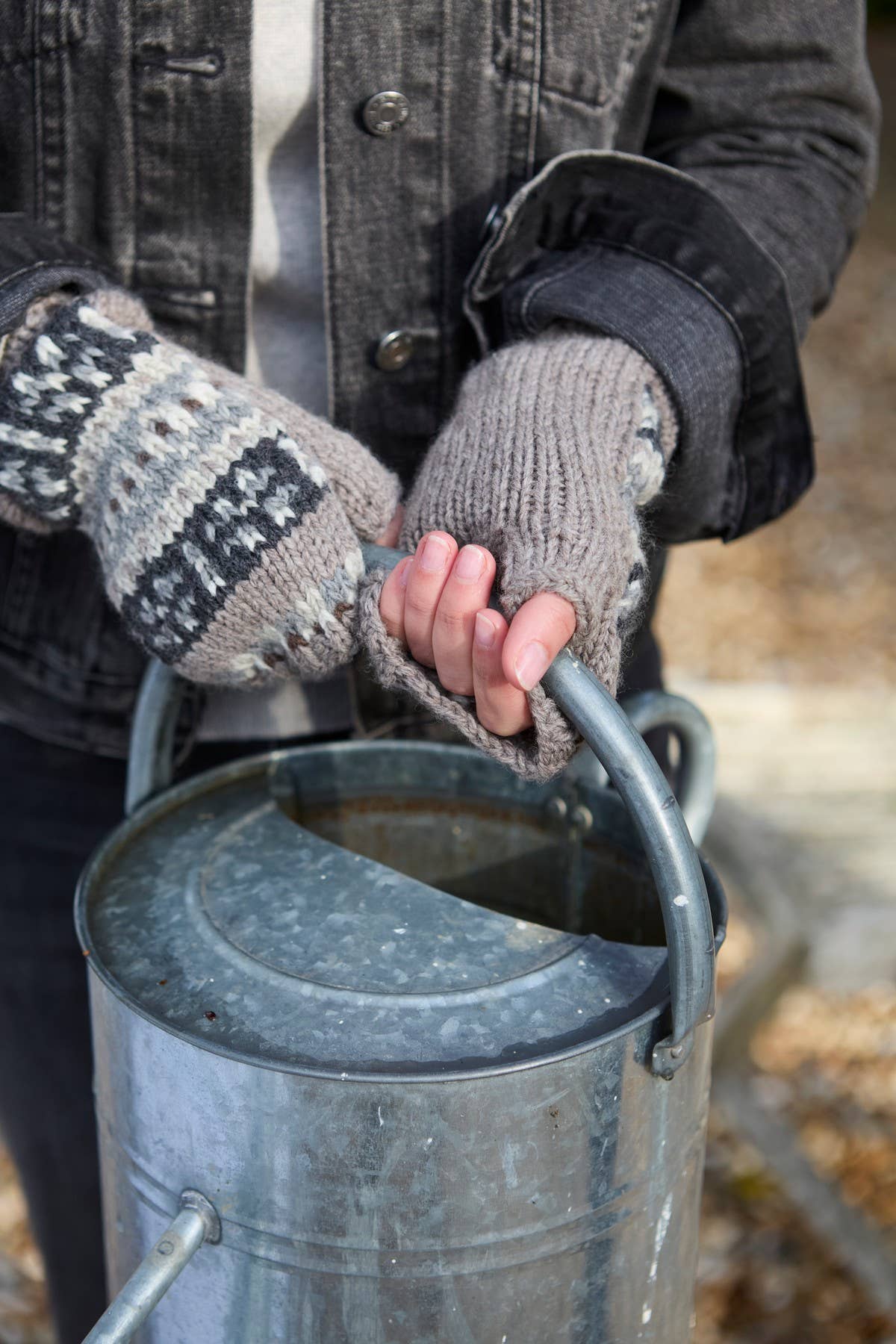 Natürlich Inveraray Merino-Woll-Fair-Isle-Strickstulpen Natur für den Großhandel auf Faire4