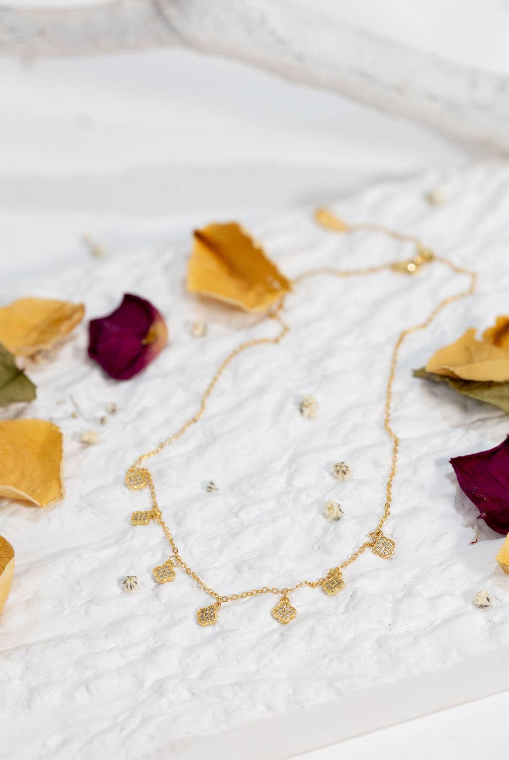 White Leaf - Vente Colliers à pendentif - Collier Mini Multi Clover Drop en Or1