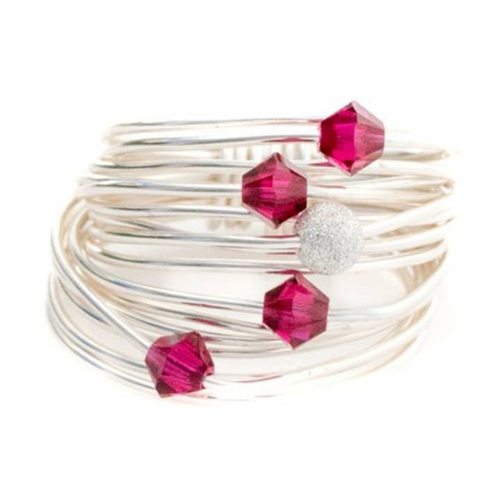 A Blonde and Her Bag – Engroshandel Statementring – Marcia Wire Wrap Ring med Ruby Swarovski krystaller0