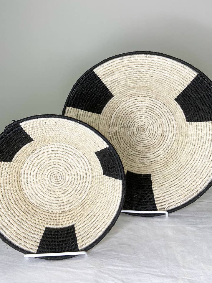 Panier moyen en sisal - 030 pour la vente par Eve & Nico Gifts & Home Decor
