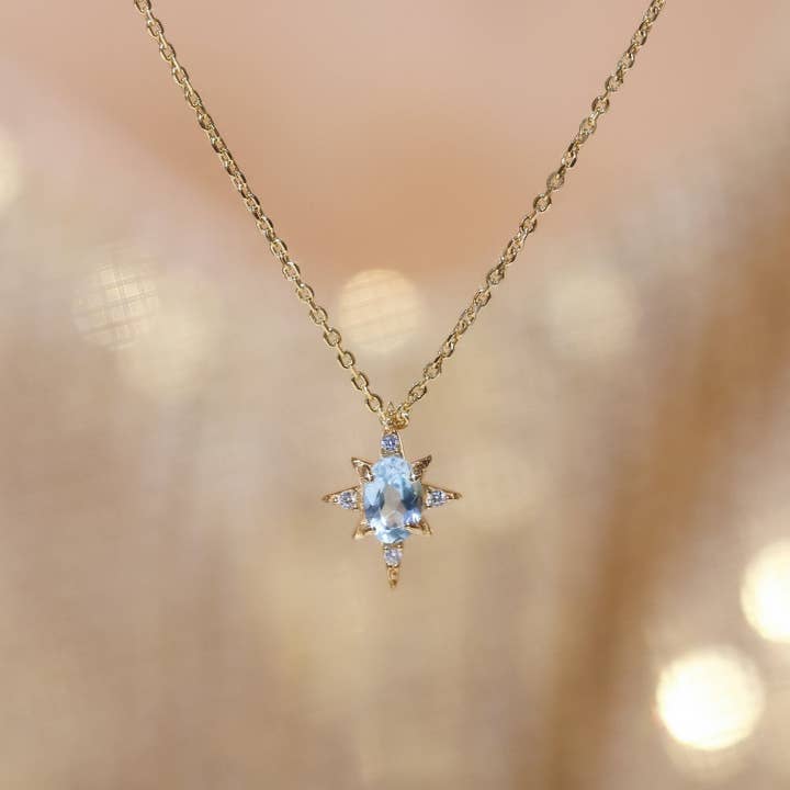 Azura Jewelry – Großhandel Kette mit Anhänger/Charm – Ozean Stern Himmelblau Topas Halskette (Gelbgold)
