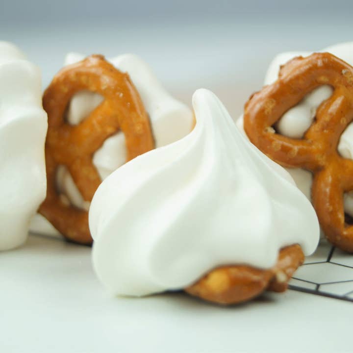Ma Meringue - Wholesale Cookie - Pretzel Meringues1