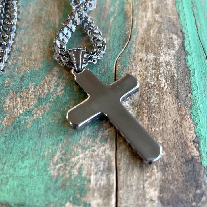 Love and Honor Jesus LLC - Wholesale Halskettinghanger - Brave Cross halsketting van roestvrij staal1