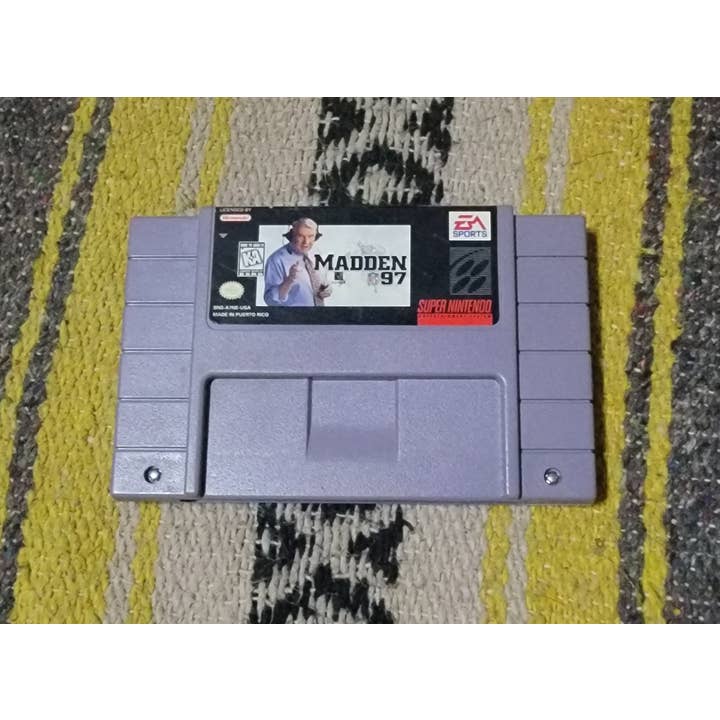 Madden Nfl 97 Super Nintendo-spel voor wholesale door The Band Famous