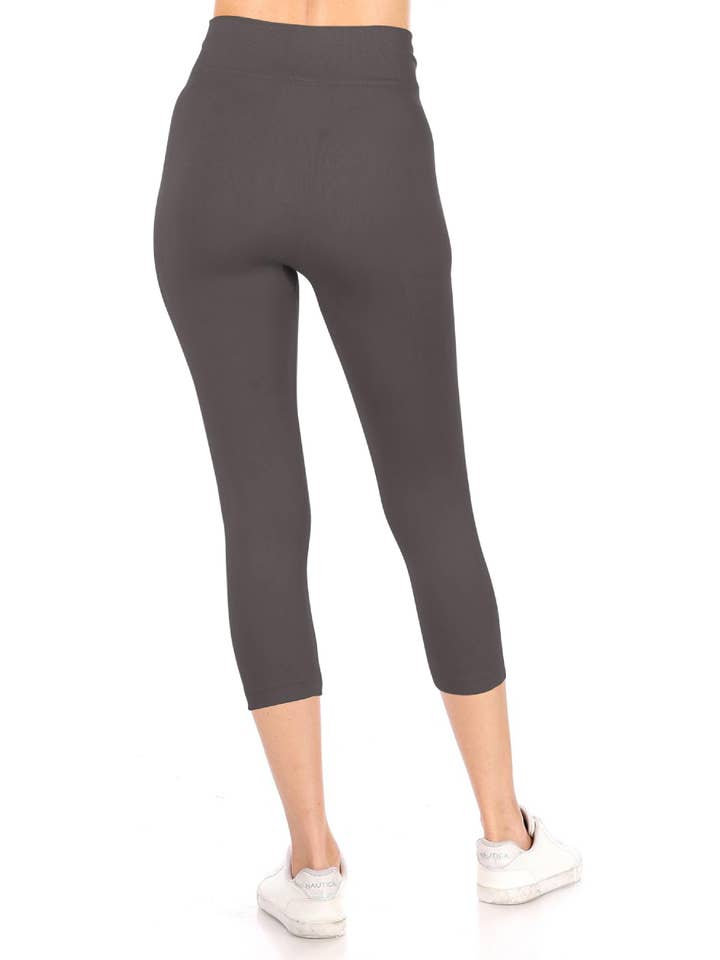 MOA COLLECTION - Wholesale Athletic/Lounge Leggings - Women's - Women's Casual Solid Seamless Capri Leggings1