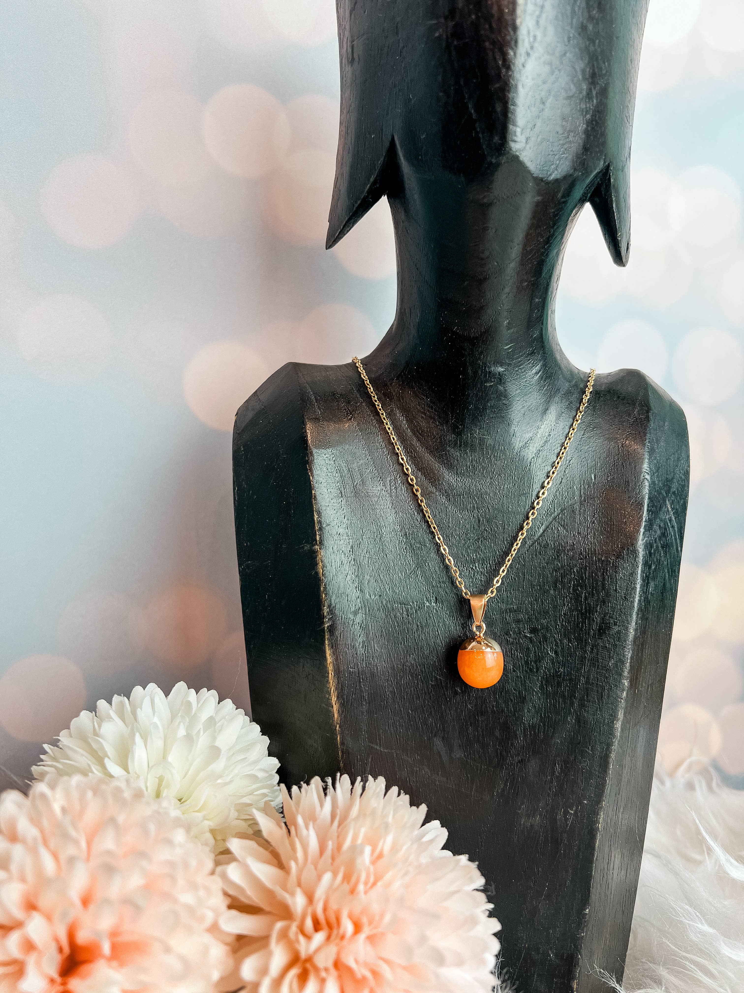 Grain de Fantaisies - Vente Colliers à pendentif - Collier NAYA - Éclat Minéral & Chaine Dorée1