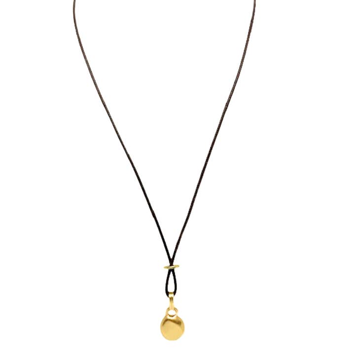 Pendentif Pépite d'Or Mat sur Collier en Lin Ciré Chocolat Croisé de 16" pour la vente par Deborah Grivas Designs