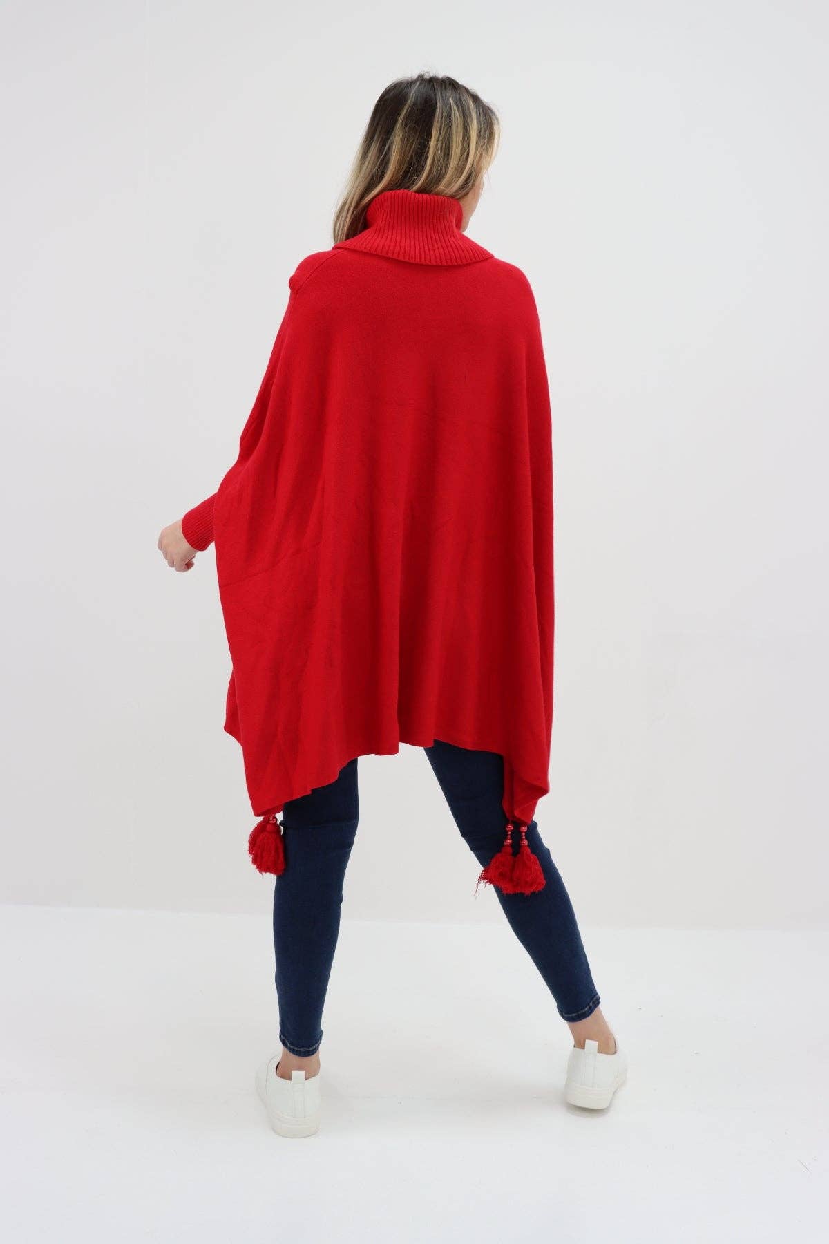 Miss Bold - Vente Poncho – femme - Poncho tunique italien à col bénitier et manches chauve-souris à pompons31