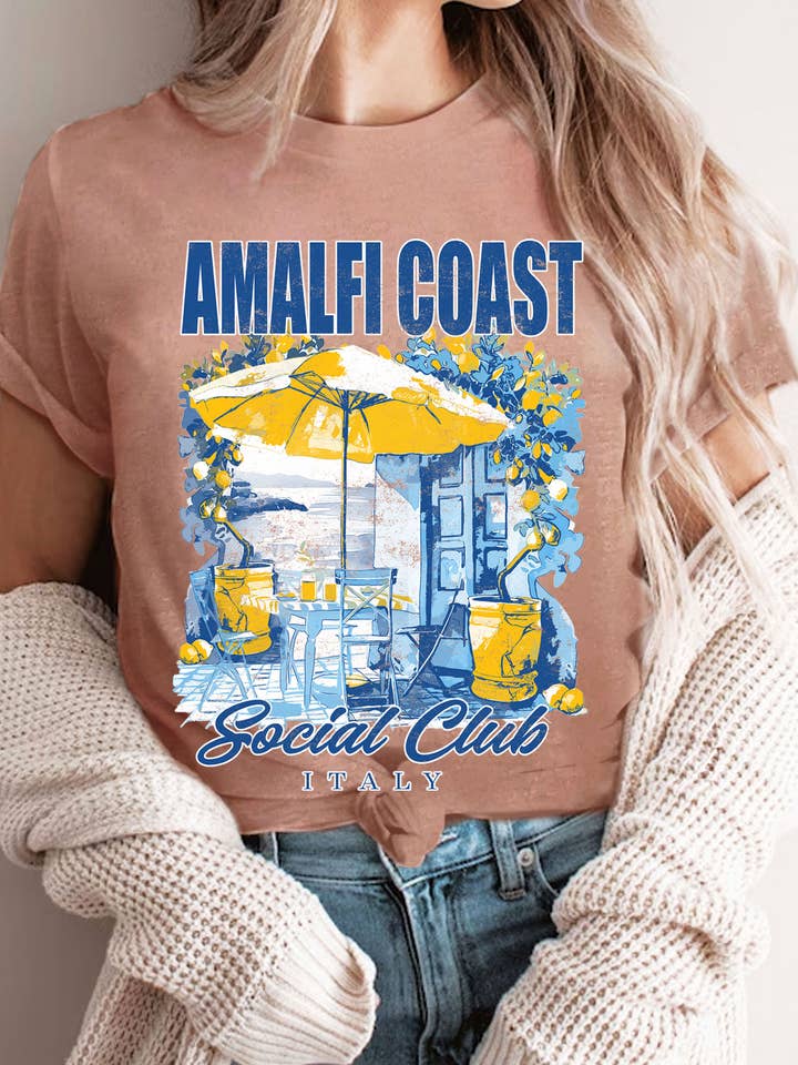 T-SHIRTS MET AFBEELDING VOOR SOCIALE CLUBS VAN DE KUST VAN AMALFI, ITALIË voor wholesale door Rustee Clothing
