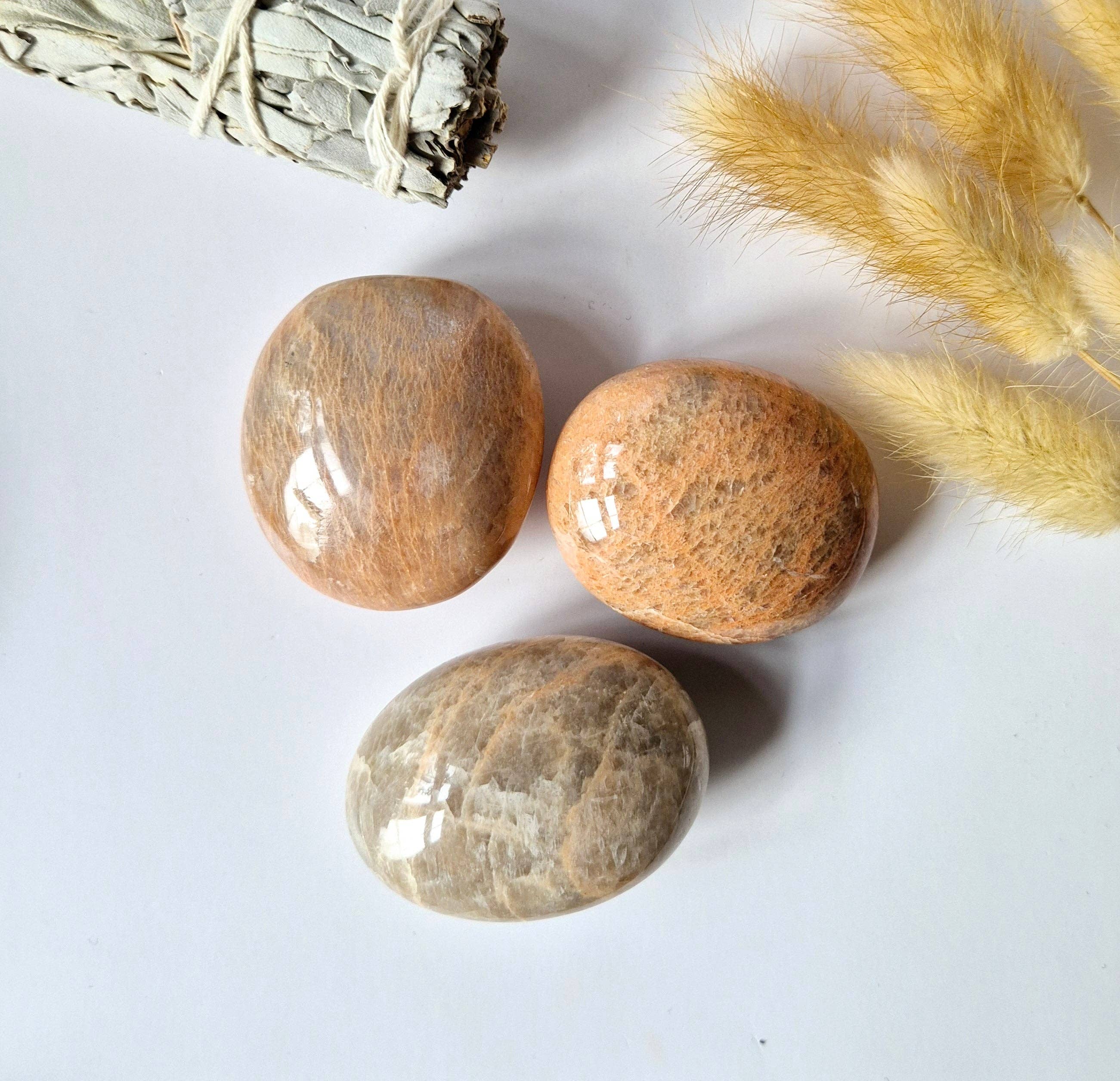 Moonlight Gemstones - Wholesale Spiritual Stone/Crystal - Peach Moonstone Palmstone 60-90g Handstone for Calm and Balance Worry Stone moonstone2