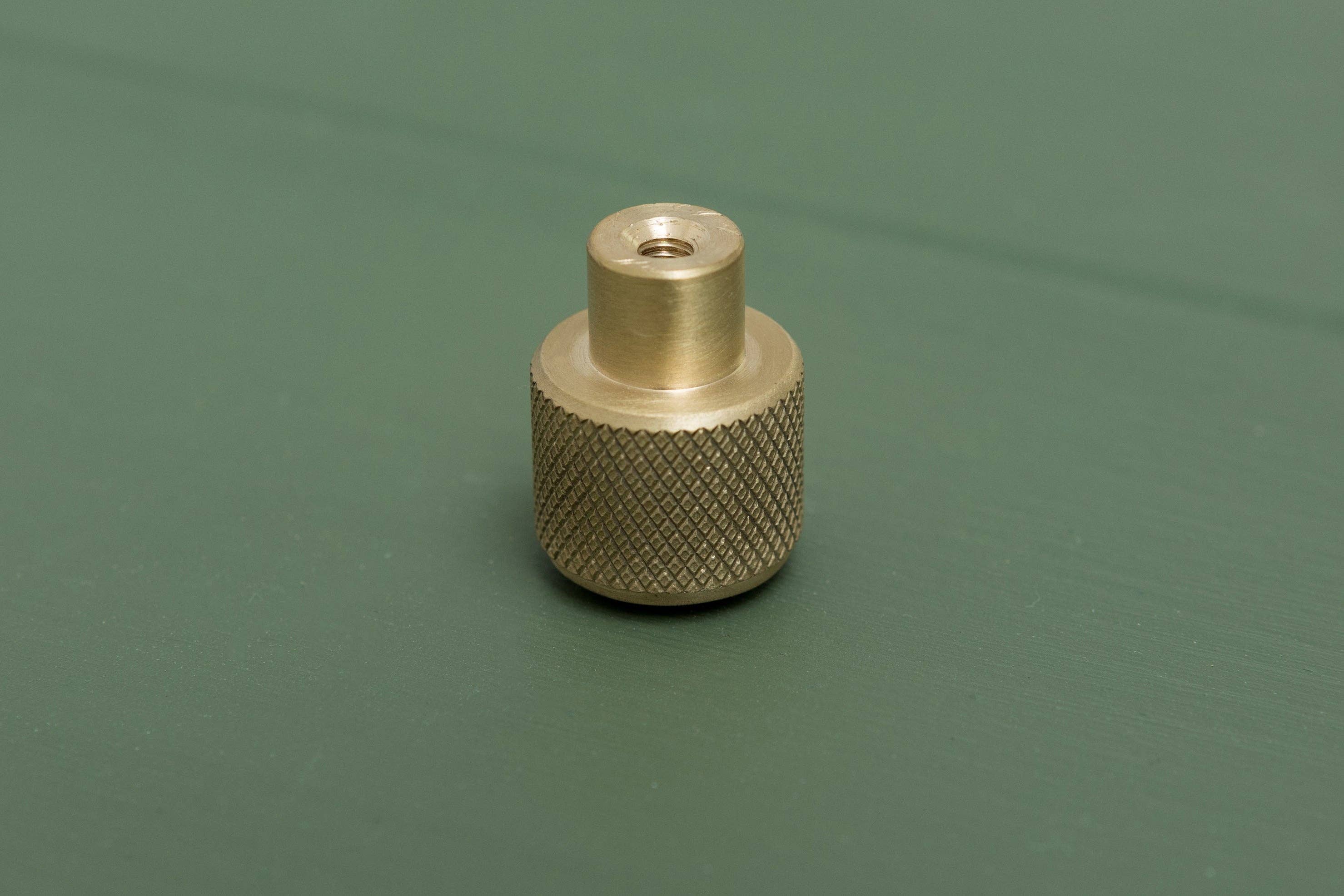 Brass bee - Wholesale Knob/pull - APIDAE Solid Brass Knurled Pull Handles & Knobs - Satin Bras3