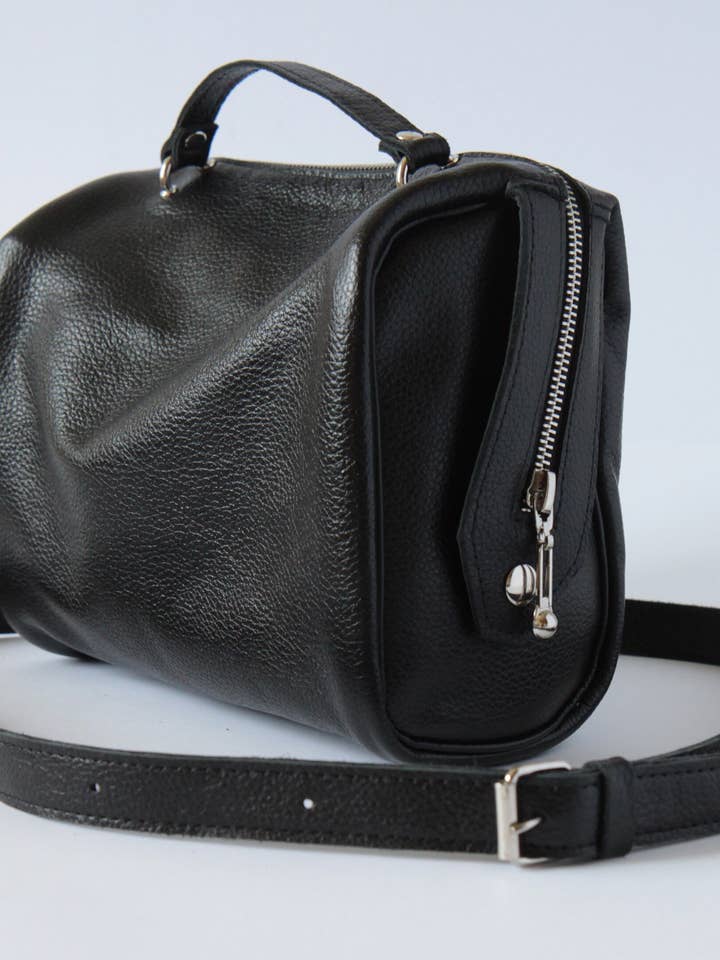 Sac à bandoulière en cuir souple, fait main, décontracté, pour tous les jours pour la vente par Bagster