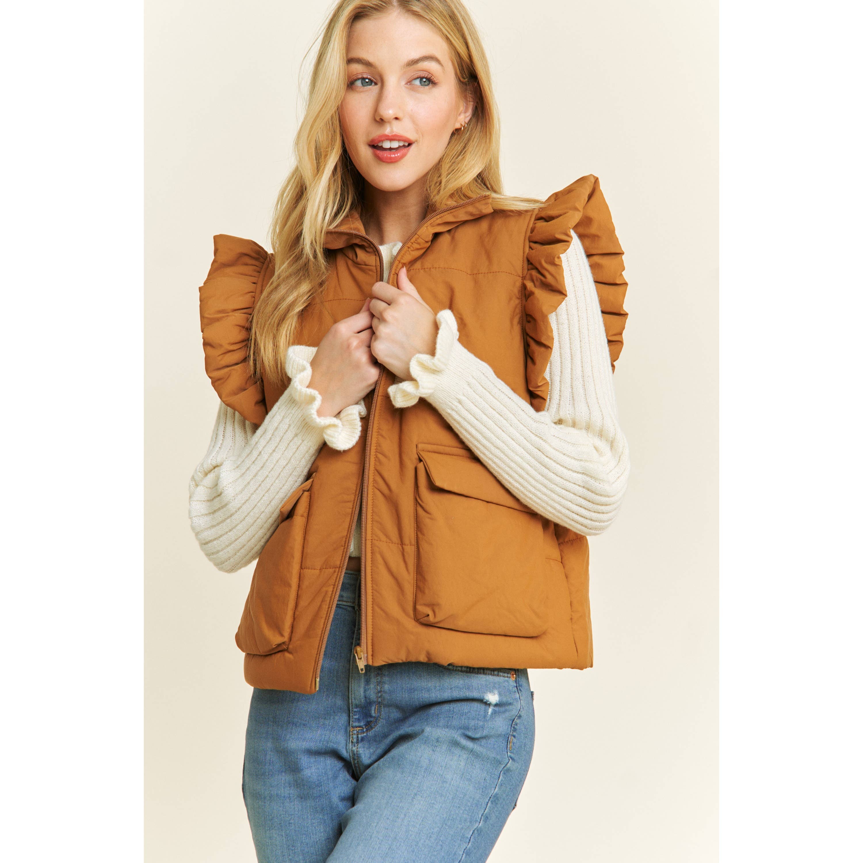 Sweet Generis – wholesale Jacka - Dam – EVERYDAY PUFF VÄSTJACKA MED DRAGKEDJA MED ÄRMHÅLSDETALJER16