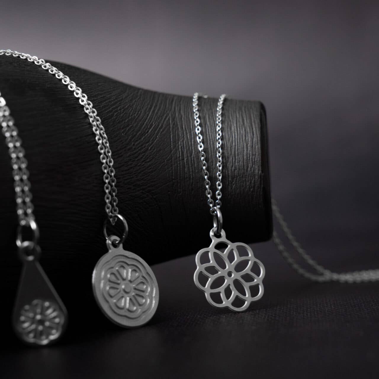 GioGio Design - Wholesale Pendant/Charm Necklace - 0.7" Rose Blossom Steel Pendant2