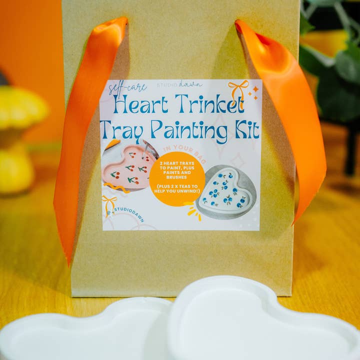 Studio Dawn - Wholesale DIY Craft Kit - Heart Trinket Tray Painting Kit