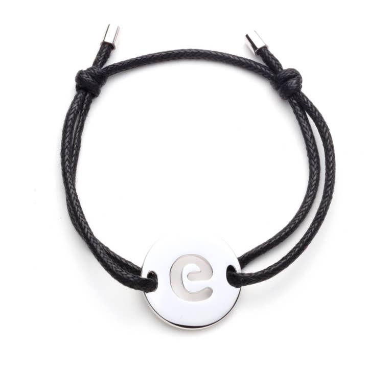 Pulsera Con Medalla Letra E para venta al por mayor de Woo's pure feelings