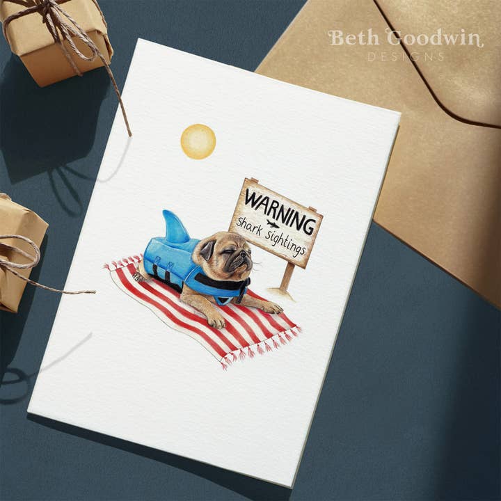 Divertida tarjeta de cumpleaños de Pug | Tarjeta de felicitación para perros | Beach Shark para venta al por mayor de Beth Goodwin Designs