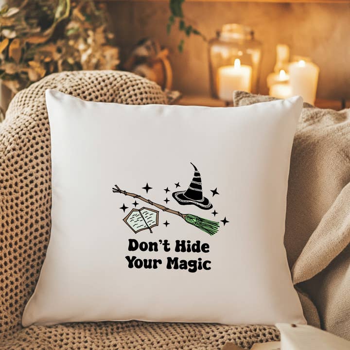 Verstecke nicht deine Magie - Zierkissen für den Großhandel von Moonlight Makers