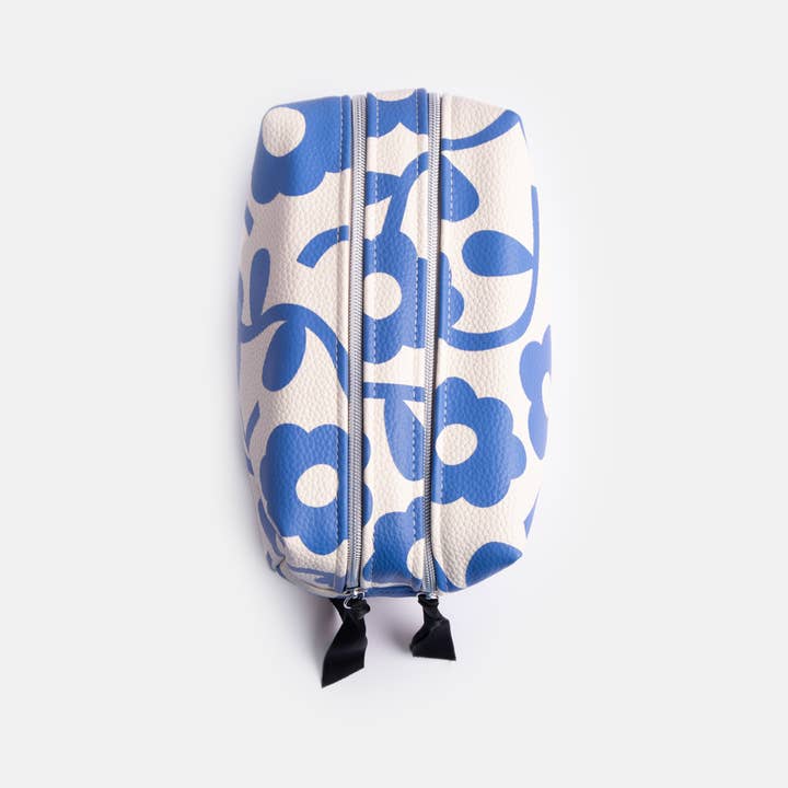 Caroline Gardner - Wholesale Makeup/Cosmetic Bag - Blue Mono Flower Large Travel Washbag