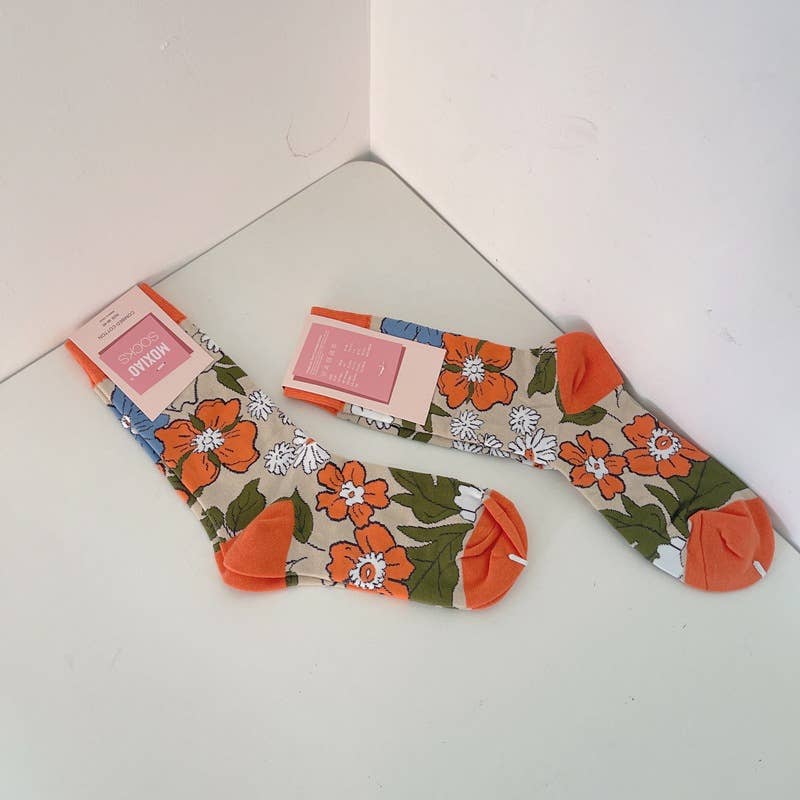 Tourtiwi - Wholesale Socks - Women's - Vintage Style Rose Floral Colored Crew Socks11