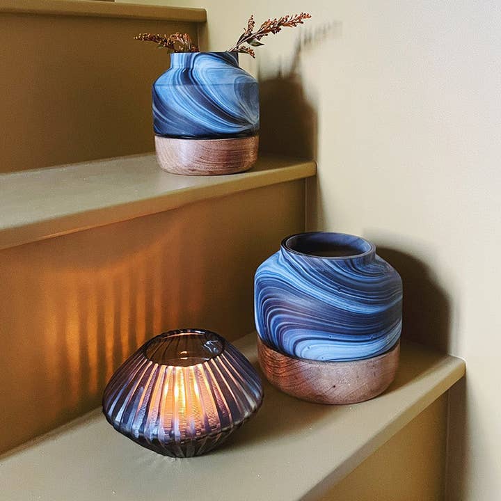 House of Roya Ltd – wholesale Vase – Deep Smoke Vase with a Wood Base - Large0