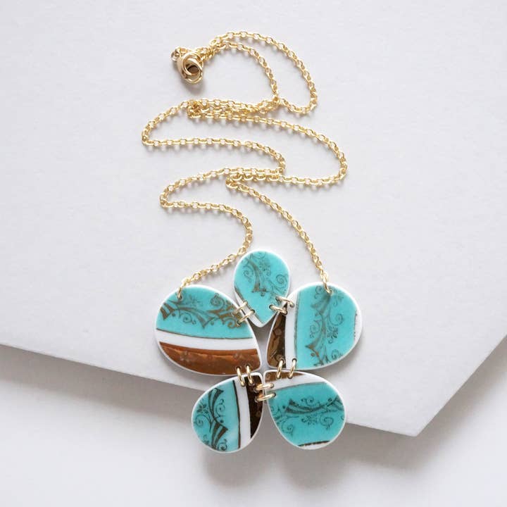 Penta Drop Halskette Pod für den Großhandel von Material+Movement