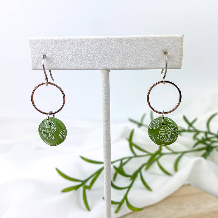 Light Shine - Wholesale Dangle Earrings - Monstera Leaf Dangle Earring | Green Spring Clay Drop |Plant8