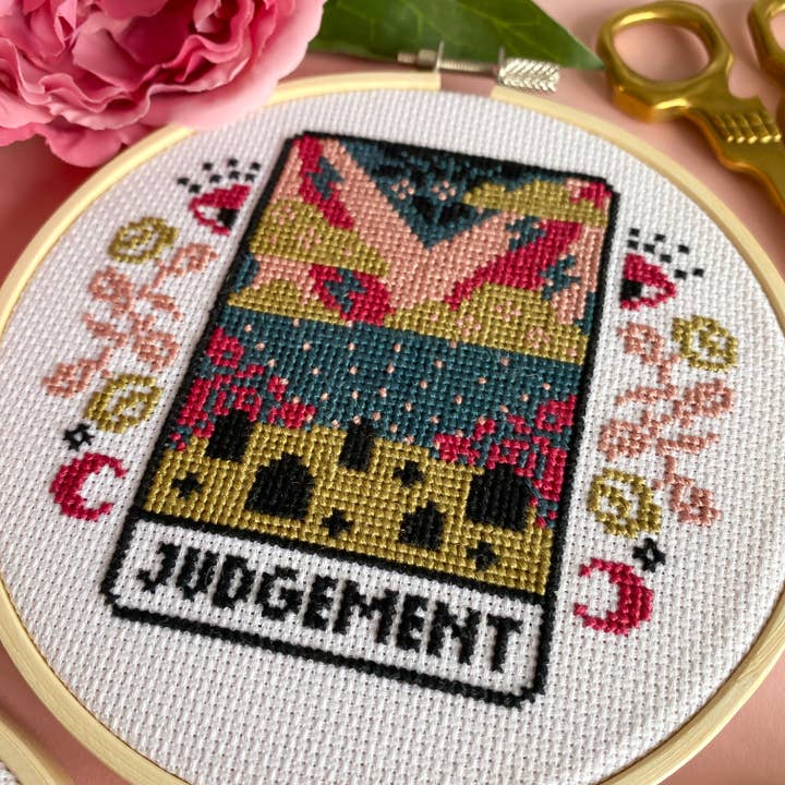 Dom Tarot Card Cross Stitch Kit for engroshandel hos Innocent Bones