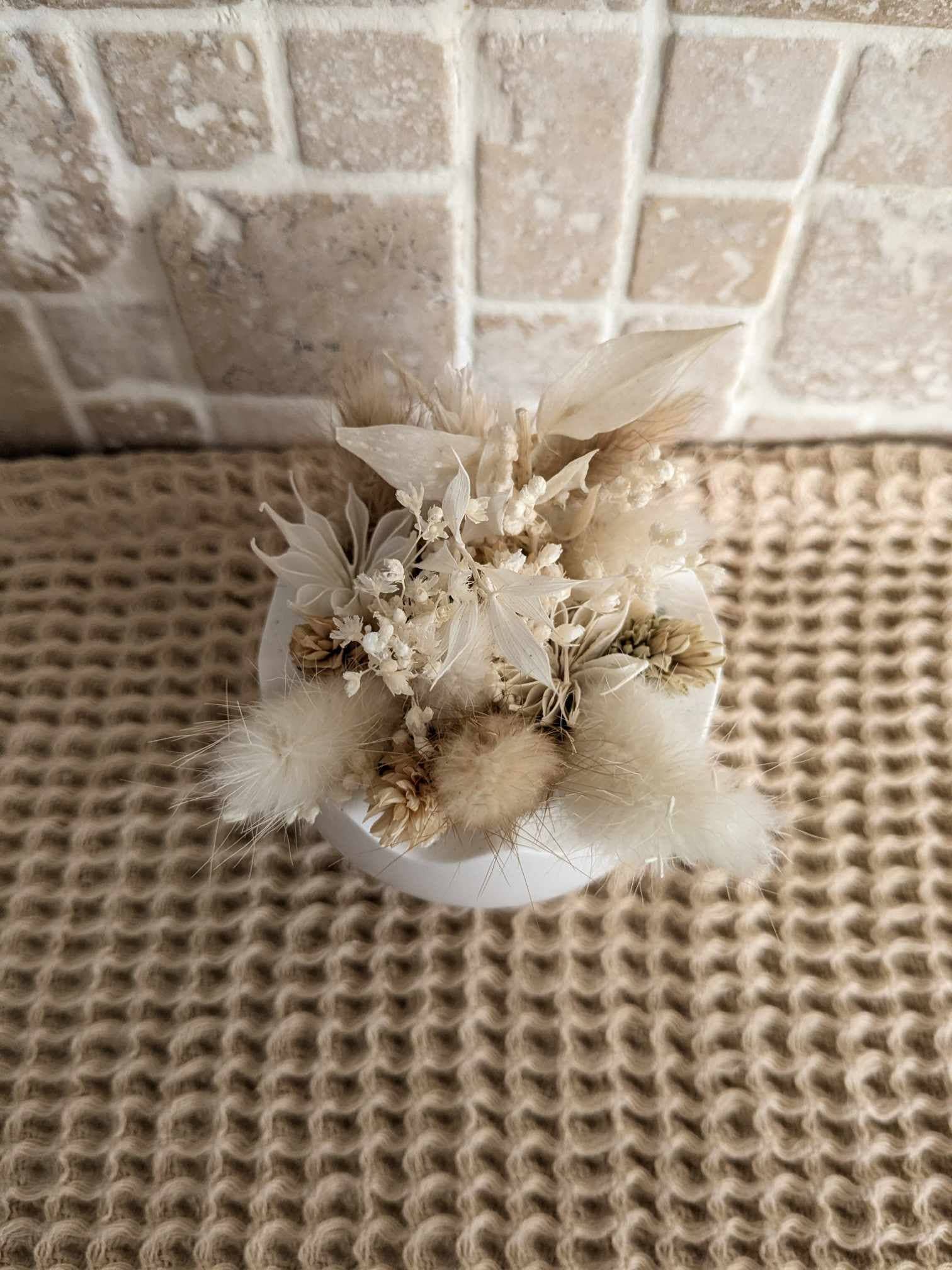 Maison Oline – Objeto de mesa decorativo por atacado – Decoração de Páscoa - casca de ovo com flores secas2