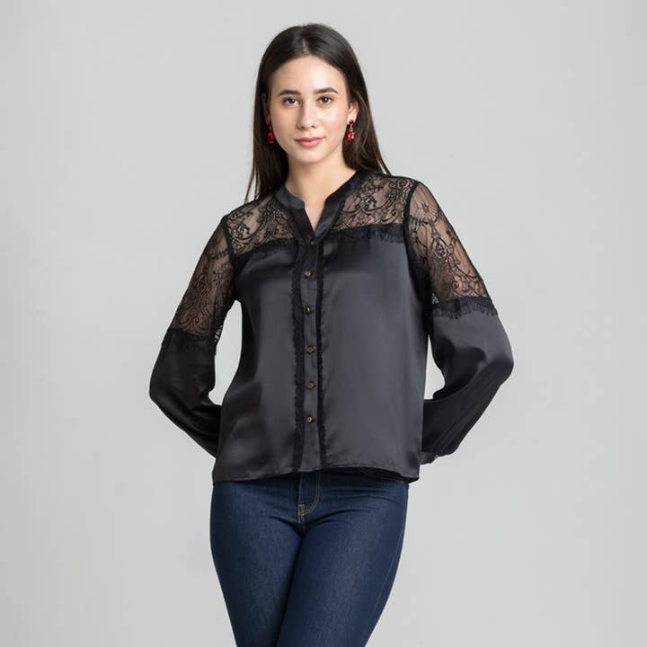 Chemise de soirée unie noire à col officier pour femme pour la vente par Benares