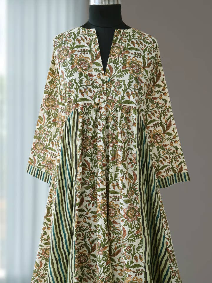 DEVIKA Blockdruck Reines Baumwolle Damen Lang Ausgestelltes Kleid für den Großhandel von Ayurvastram