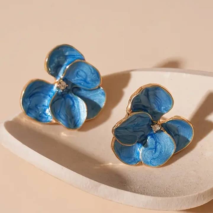 14K Guld Blå Emalje Blomst Ørestikker for engroshandel hos Everly Yours