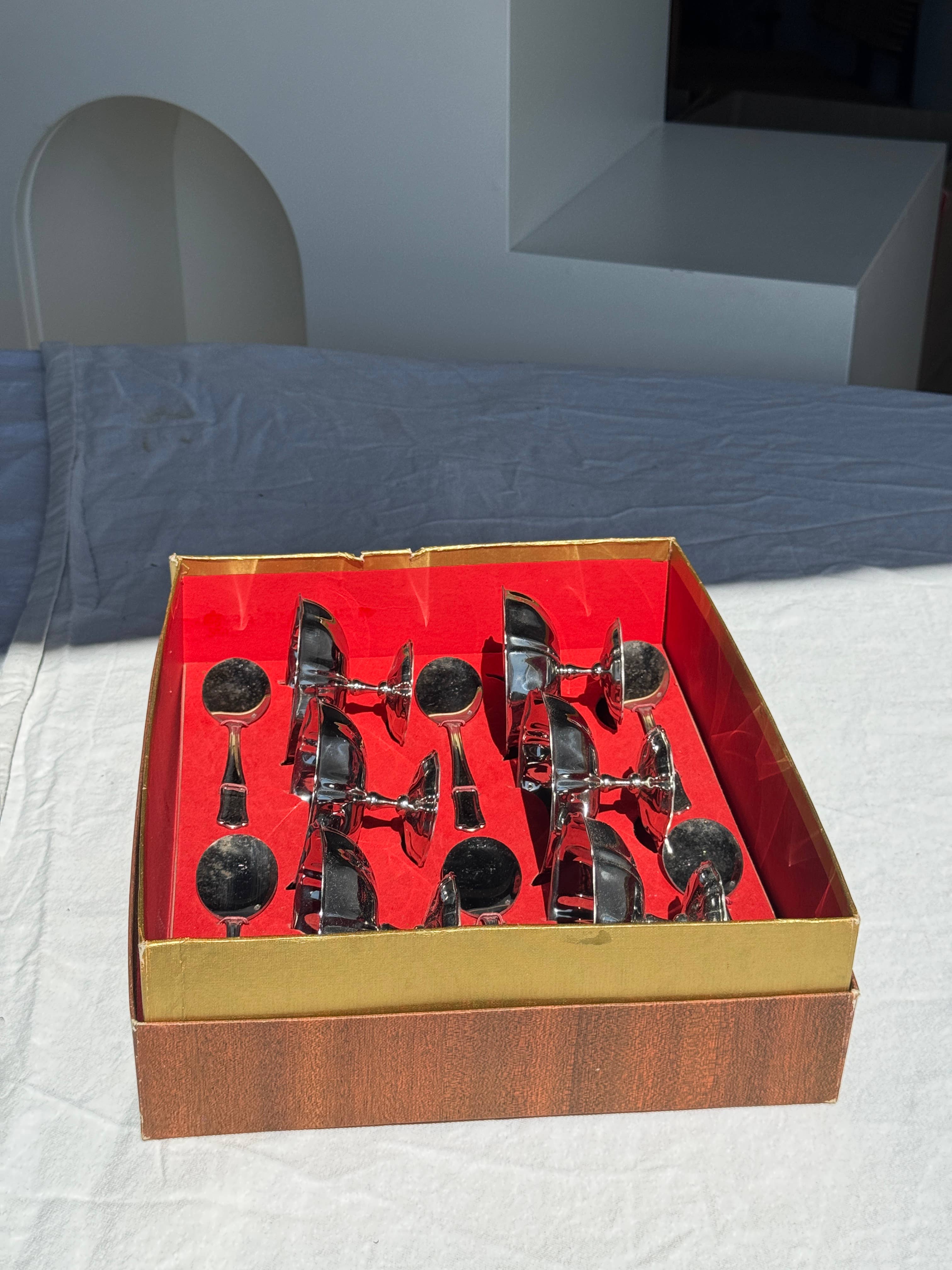 Office Objets - Wholesale Ice Cream Scoop - Vintage box containing 6 bistro ice cream cups14