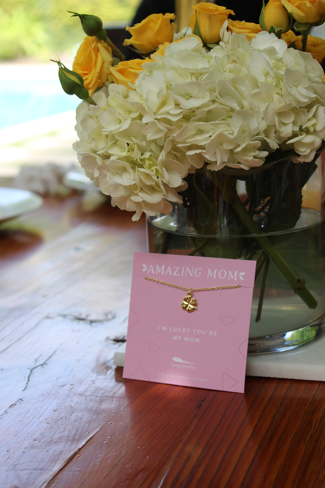 Lucky Feather - Wholesale Pendant/Charm Necklace - Mom Necklace - I'm Lucky You're My Mom - Gold - Clover2