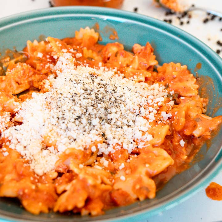Sonoma Gourmet - Wholesale Pasta Sauce - Slow-Simmered Tomato and Asiago Pasta Sauce