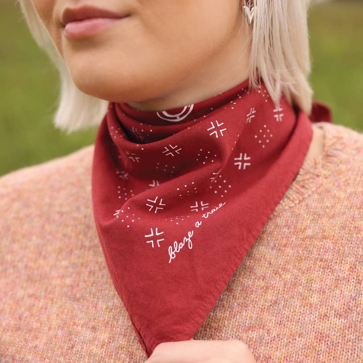 Jenni Earle – Bandana - Mulher por atacado – Bandana "Blaze A Trail" Heritage – Produzido Eticamente nos EUA1
