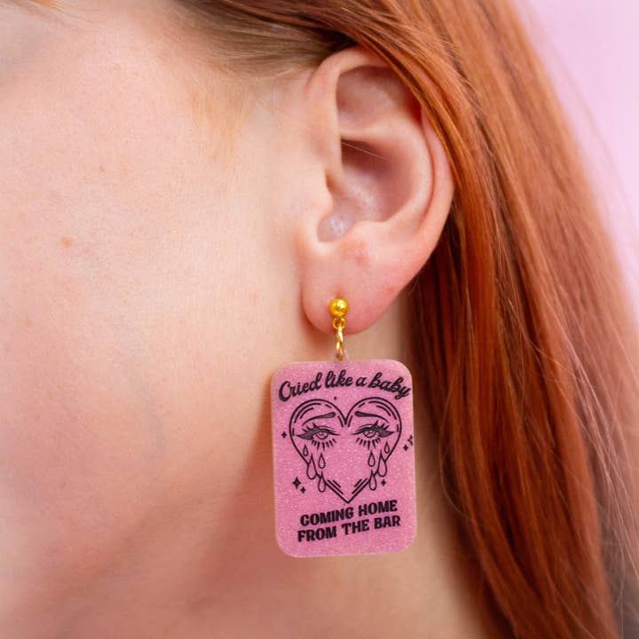 „Weinte wie ein Baby...“ Taylor Swift Ohrringe für den Großhandel von Sunshine Studio