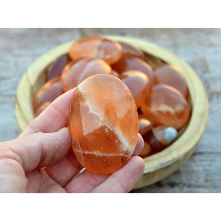 Honning Calcit Palmsten 1 Kg (6-9 Stk) - (40mm - 85mm) for engroshandel hos Kaia & Crystals