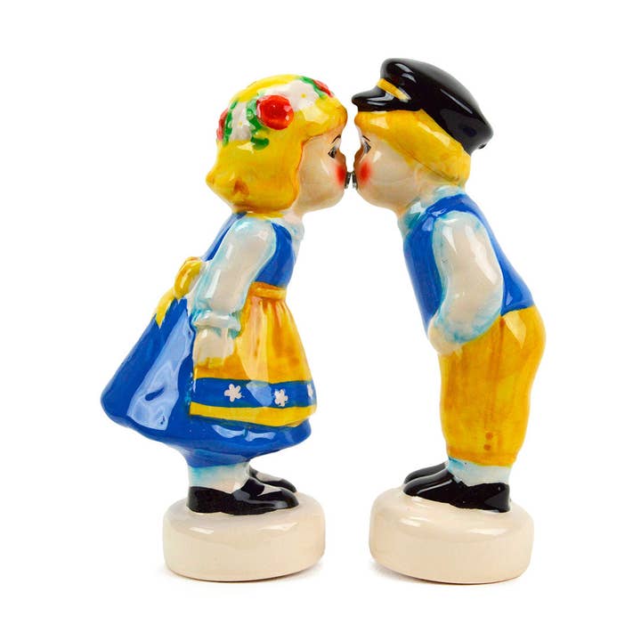 European Heritage Gifts - Wholesale Salt & Pepper Shaker Set - Novelty Salt & Pepper Shaker Swedish Couple0