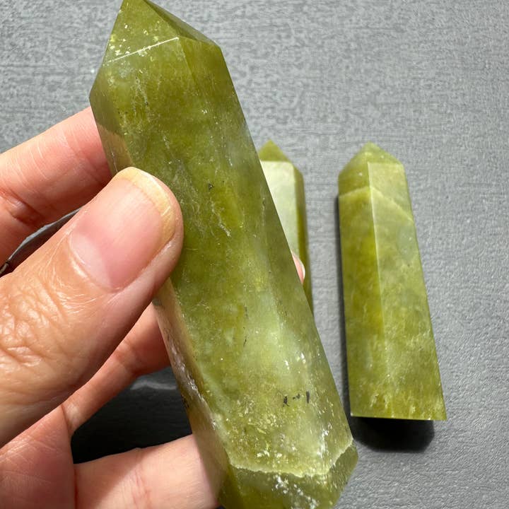 Moon Rituals - Wholesale Spiritual Stone/Crystal - Jade Tower 6-8cm | Natural Jade Crystal for Prosperity, Harmony & Healing | Reiki, Meditation, Chakra Balancing, Positive Energy, Good Luck, Christmas Crystal Gift5