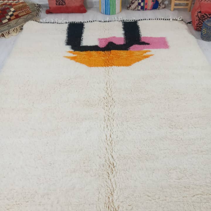 TAPIS BENI OUARAIN 200 - 300 CM 2114, TAPIS MAROCAIN FAIT MAIN pour la vente par Maroccarpets Poufs and pillows wholesale +31648976894