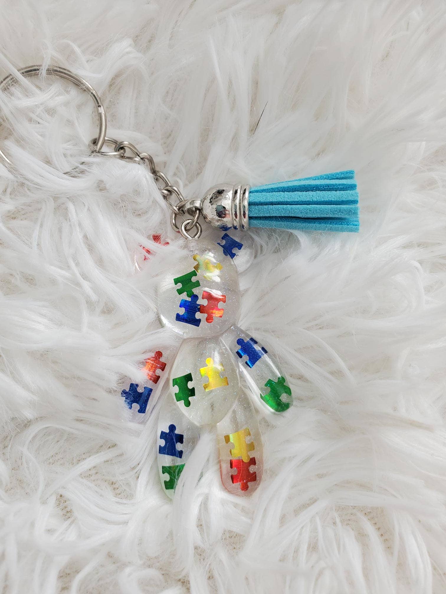 Tots And Tumblers Art – wholesale Keychain – Women's – Autism Awareness Resin Bear Keychain4