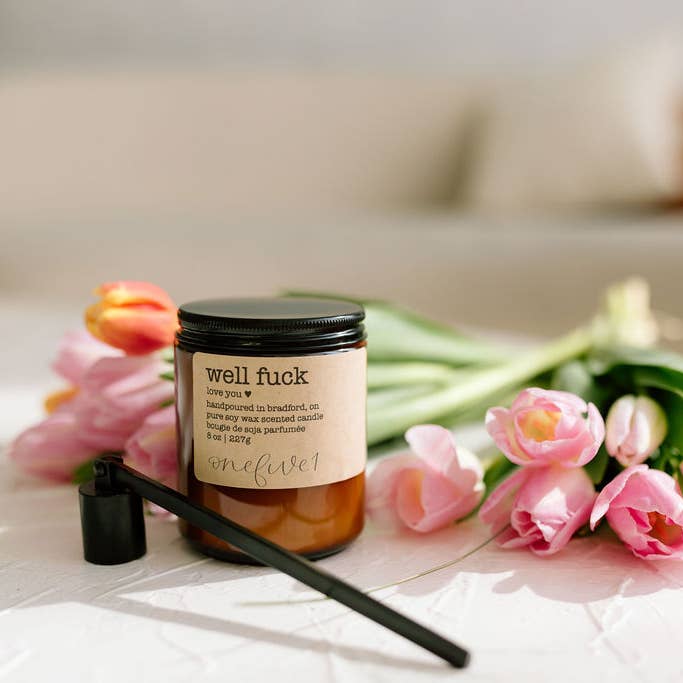 onefive1 - Vendita all'ingrosso Candela in vasetto - Well Fuck - Candela in cera di soia DILLO CON UNA CANDELA IN REGALO2