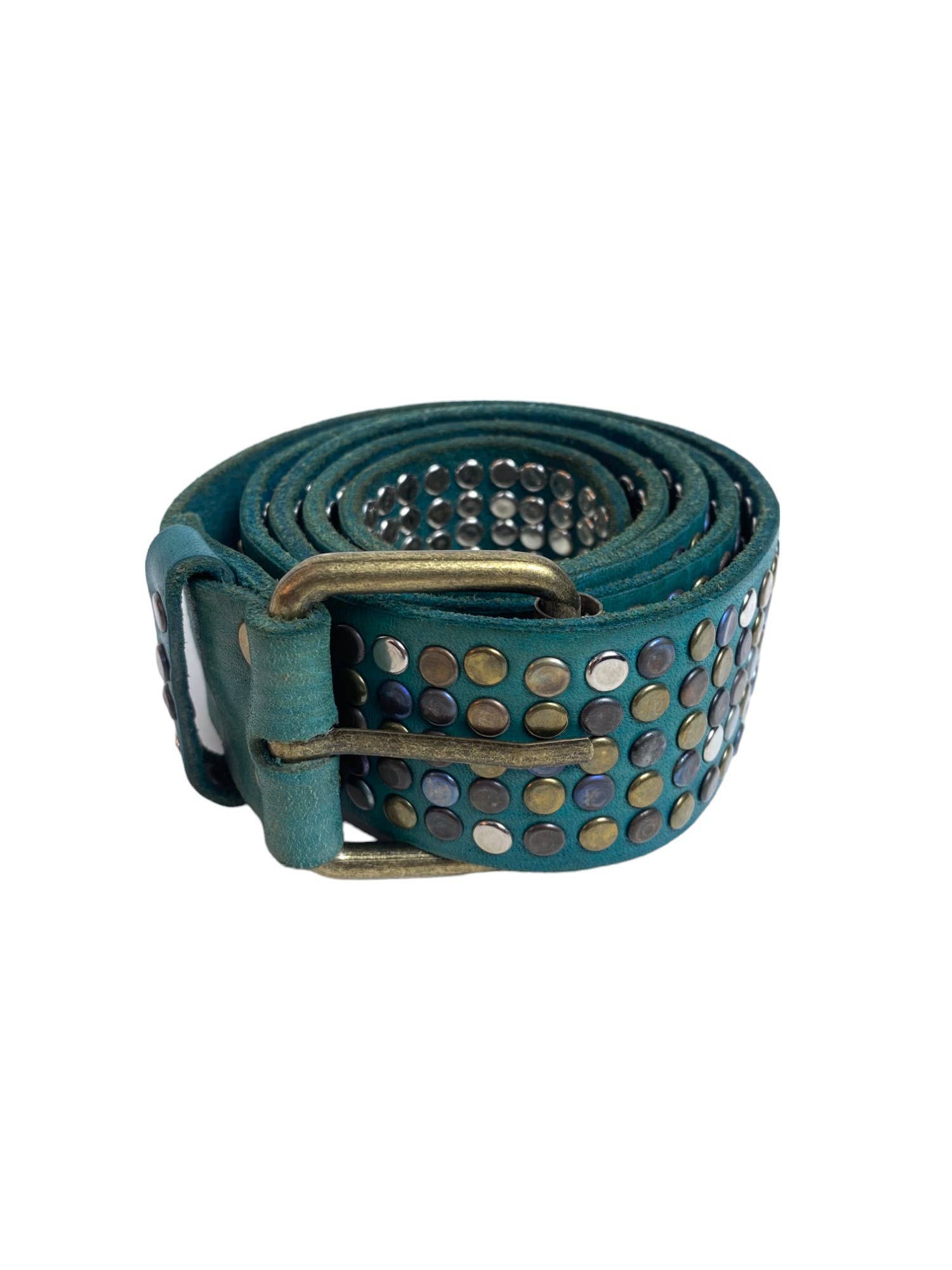 Berberwoolrug – Engroshandel Bælte - Dame – Nittebælte i læder med messing spænde, håndlavet3