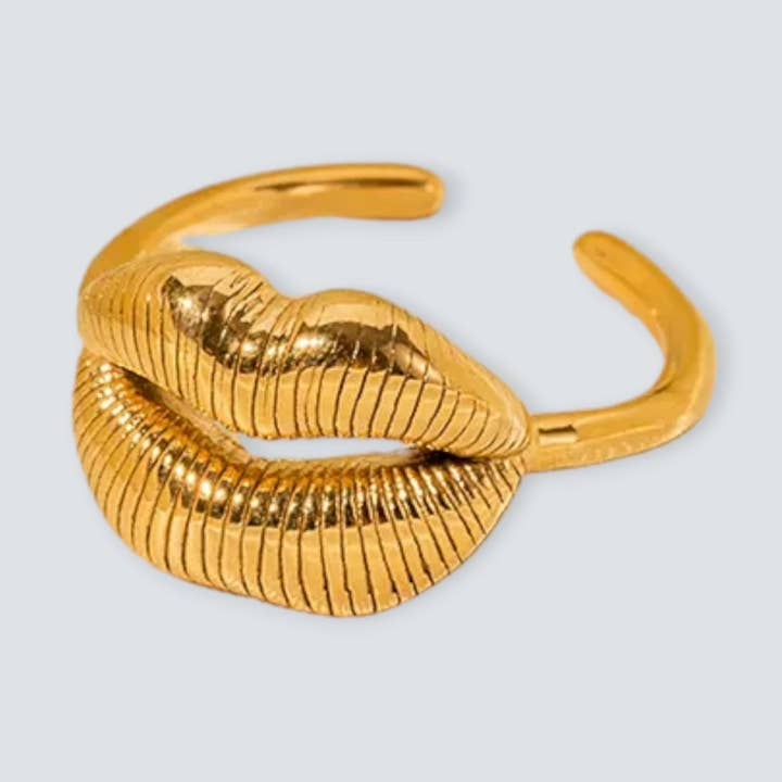 Ring med læbe-motiv for engroshandel hos A-Typical Jewelry